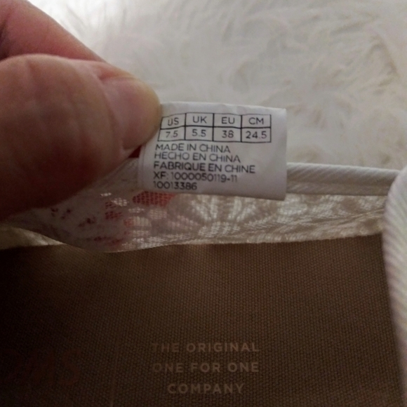 Woman's Floral Lace Espadrilles - Picture 6 of 7